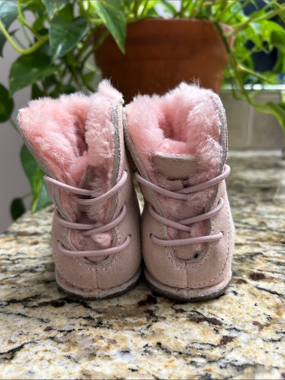 UGG Pink leather Suede Shearling-Lined